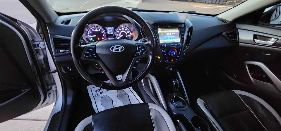 2013 Hyundai Veloster - Image 15 of 20