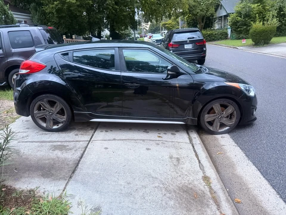 2013 Hyundai Veloster - Image 4 of 9