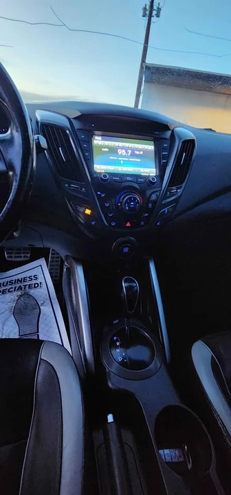 2013 Hyundai Veloster - Image 17 of 20