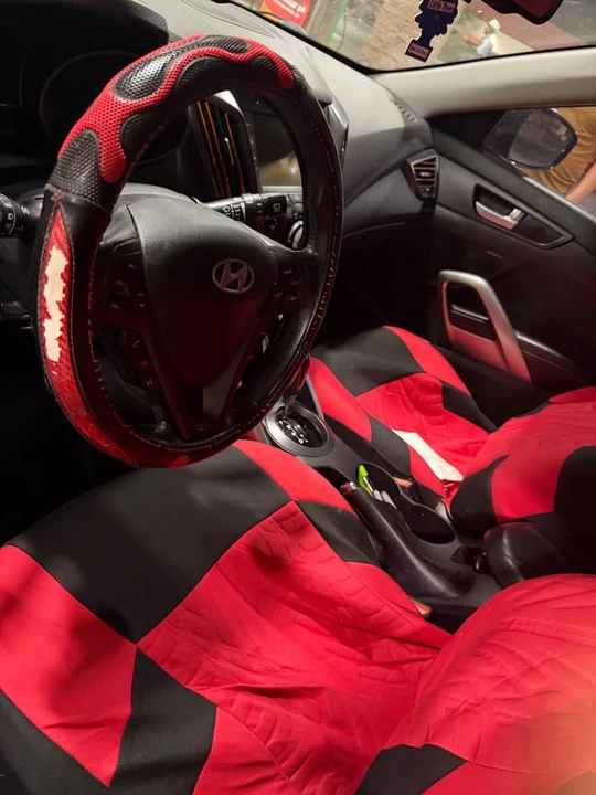 2013 Hyundai Veloster - Image 2 of 17