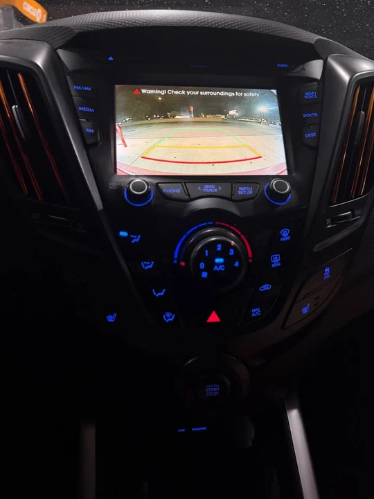 2013 Hyundai Veloster - Image 4 of 17