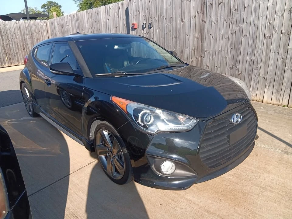 2013 Hyundai Veloster - Image 2 of 20