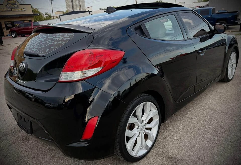 2013 Hyundai Veloster - Image 4 of 10