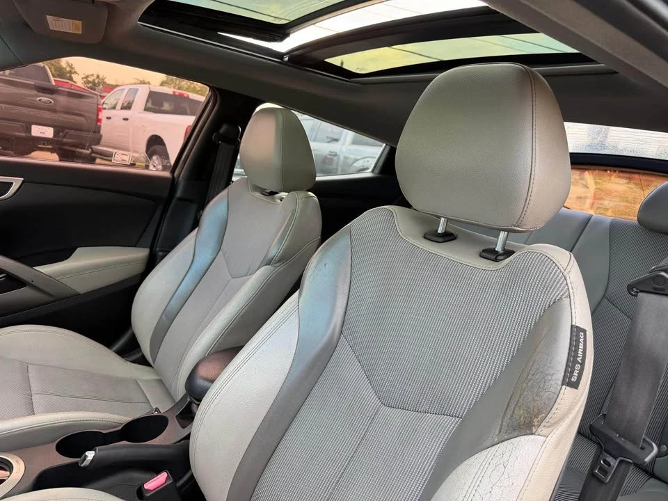 2013 Hyundai Veloster - Image 6 of 10