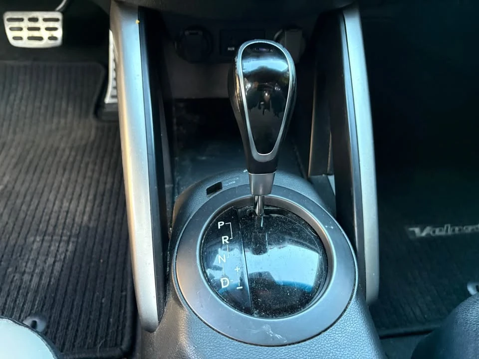 2013 Hyundai Veloster - Image 8 of 12
