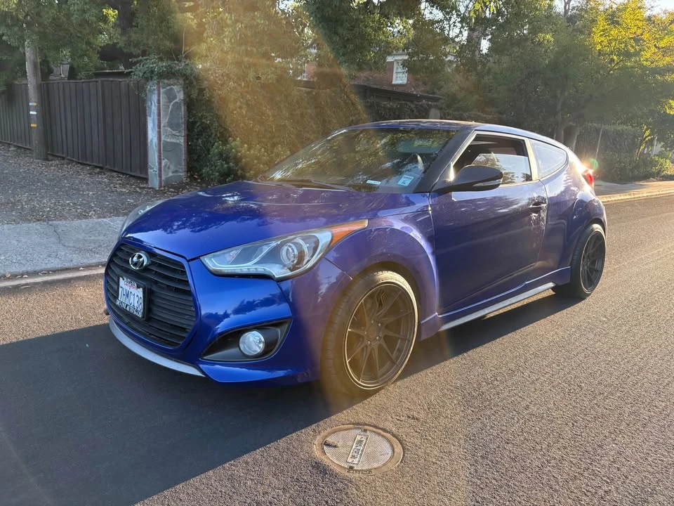 2013 Hyundai Veloster - Image 2 of 12
