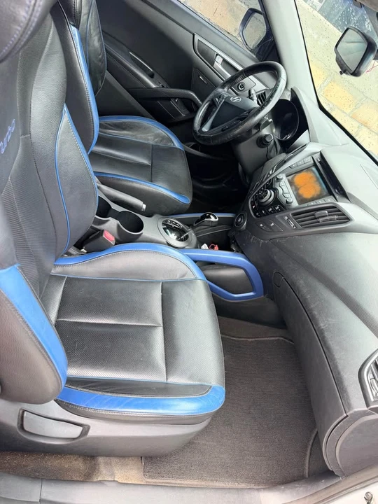 2013 Hyundai Veloster - Image 11 of 20