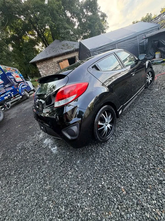 2013 Hyundai Veloster - Image 2 of 11