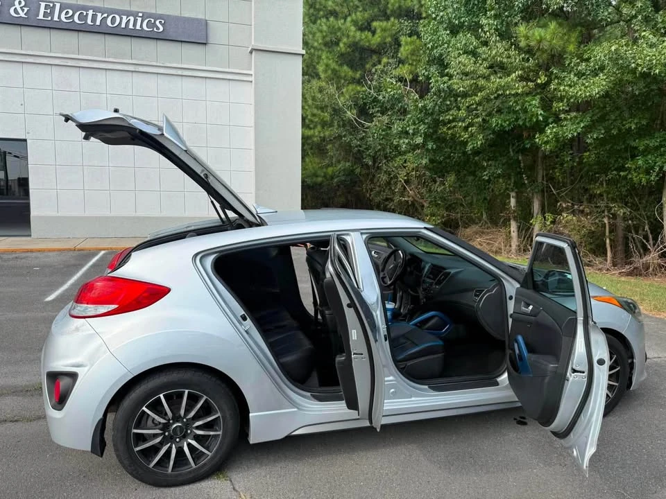 2013 Hyundai Veloster - Image 2 of 14