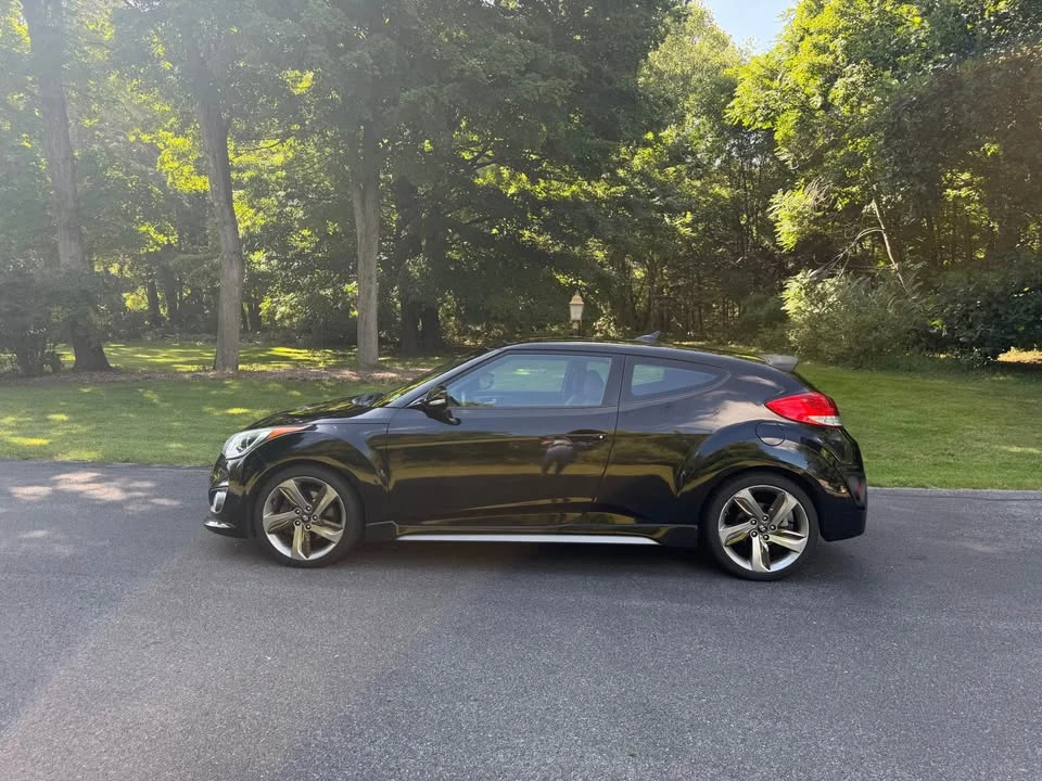 2013 Hyundai Veloster - Image 2 of 11