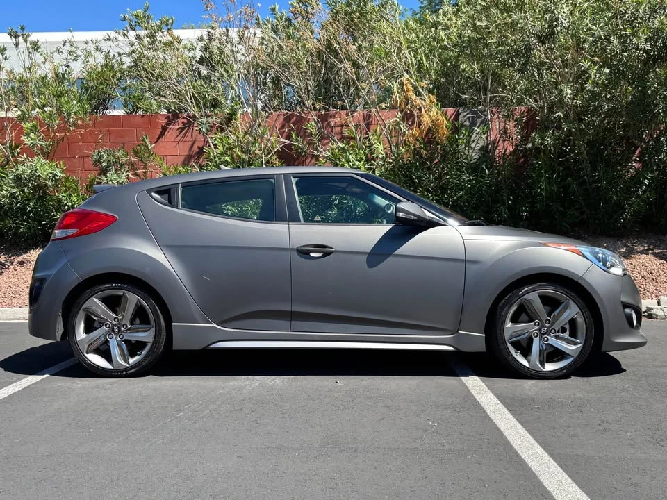 2013 Hyundai Veloster - Image 8 of 17