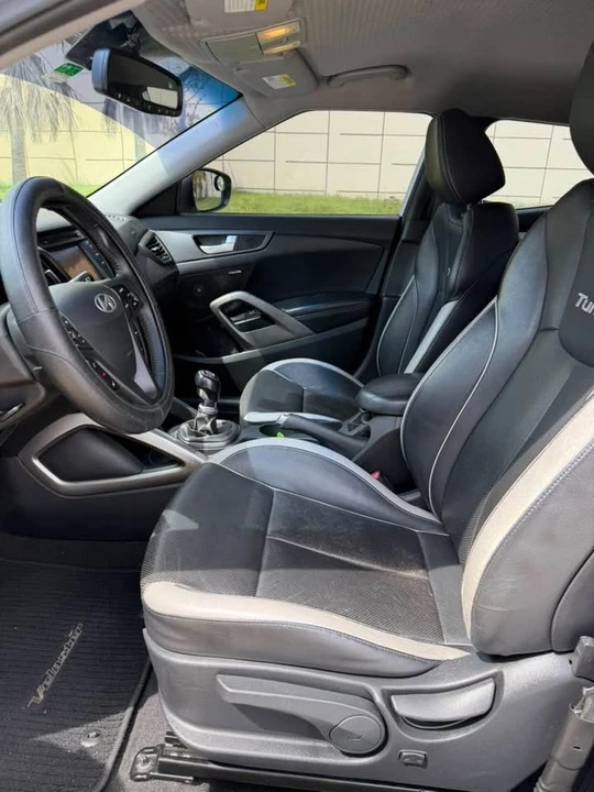 2013 Hyundai Veloster - Image 8 of 11