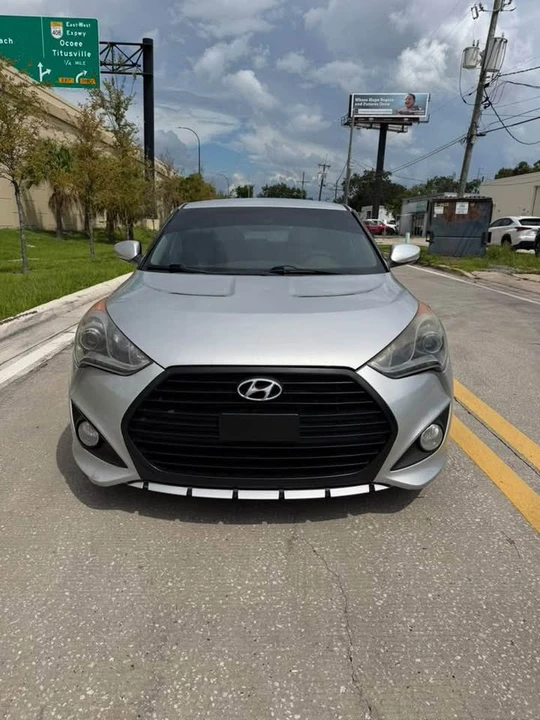2013 Hyundai Veloster - Image 2 of 11
