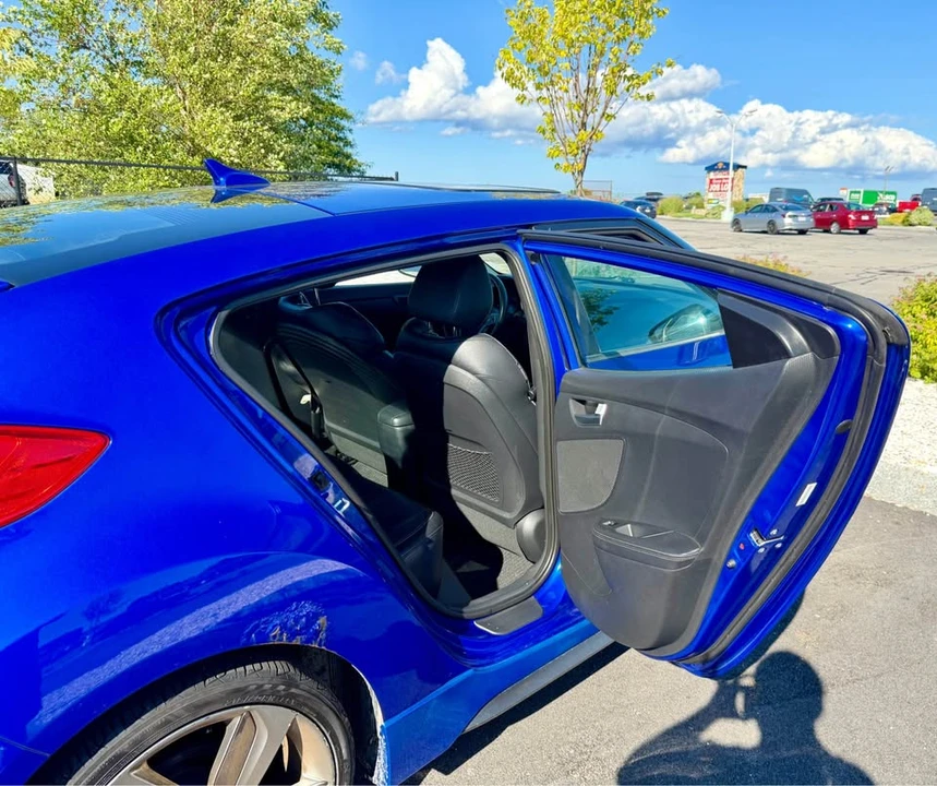 2013 Hyundai Veloster - Image 18 of 20