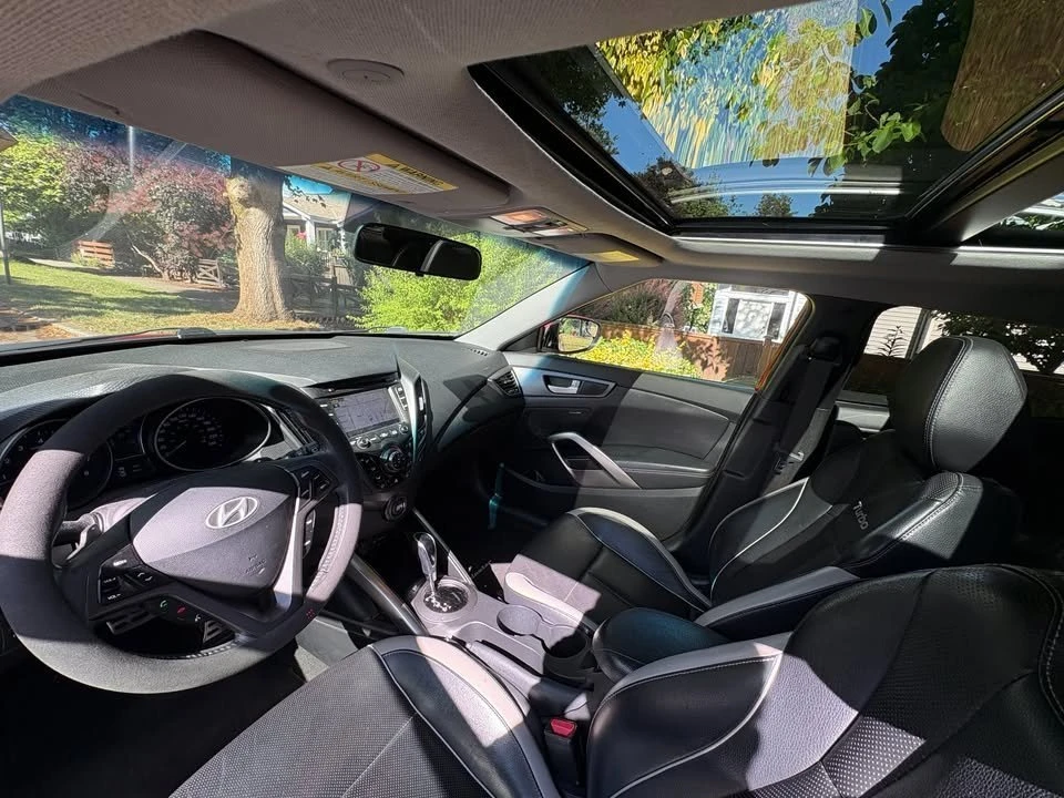 2013 Hyundai Veloster - Image 15 of 18