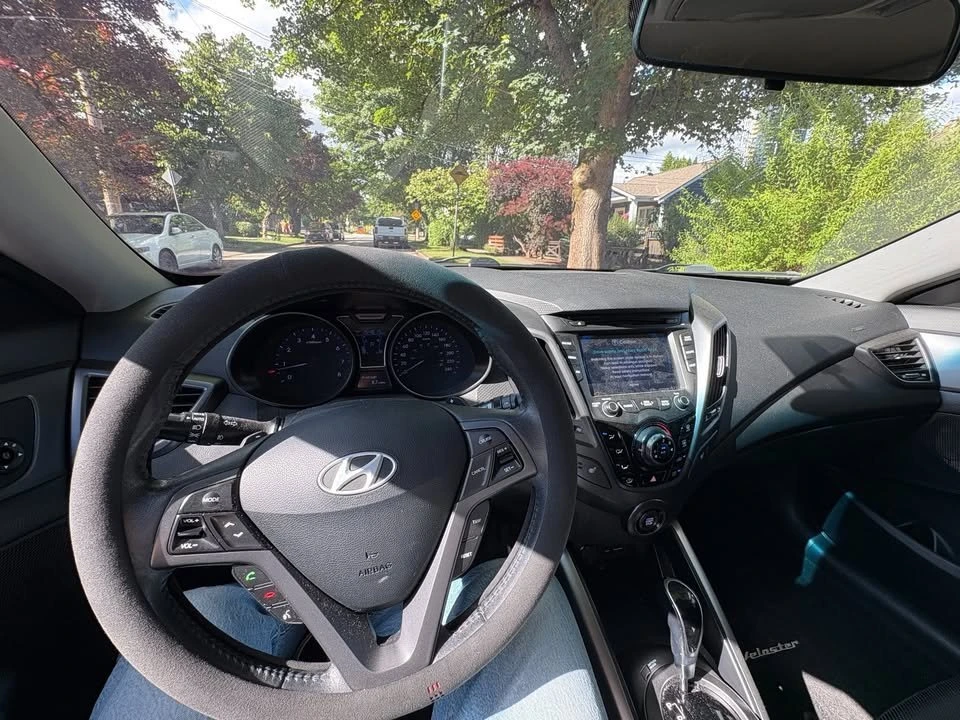 2013 Hyundai Veloster - Image 16 of 18