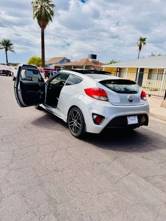 2013 Hyundai Veloster - Image 10 of 11