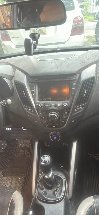 2013 Hyundai Veloster - Image 7 of 13