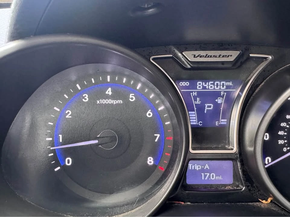 2013 Hyundai Veloster - Image 2 of 11