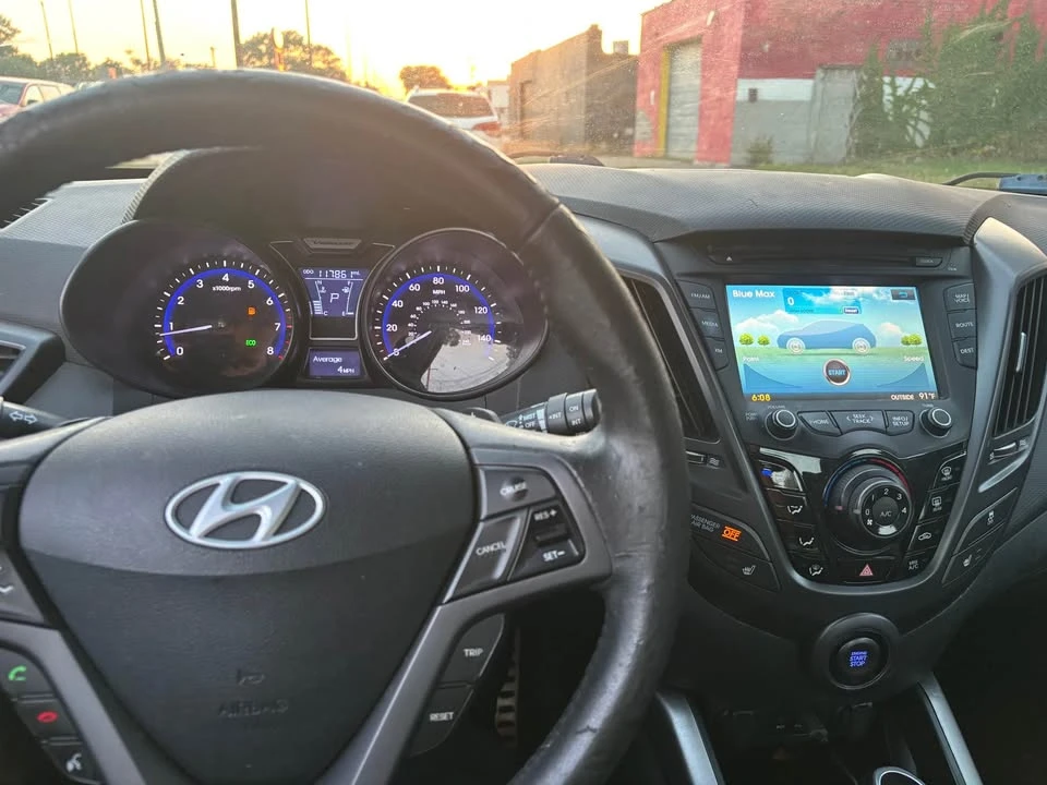 2013 Hyundai Veloster - Image 8 of 10
