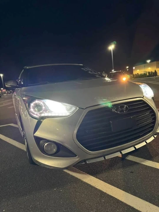2013 Hyundai Veloster - Image 12 of 14