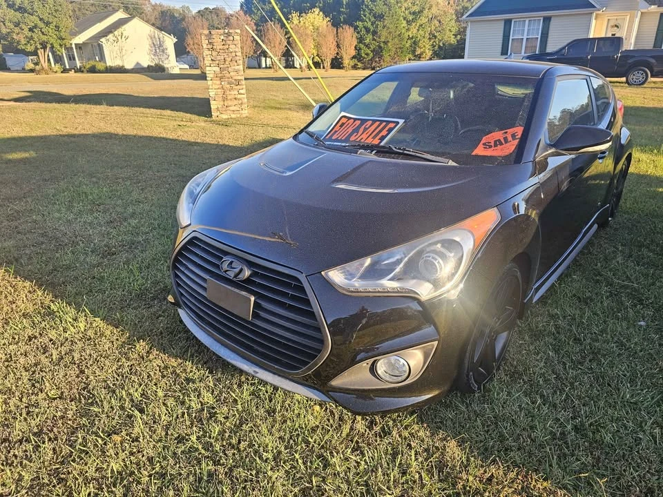 2013 Hyundai Veloster - Image 2 of 5