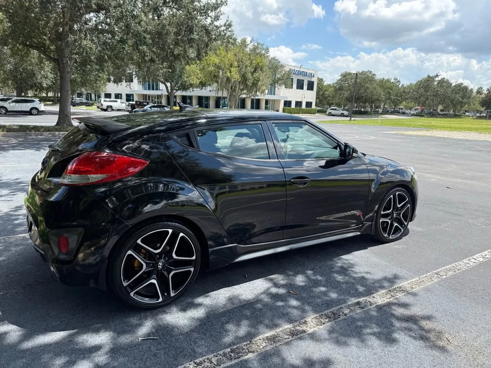 2013 Hyundai Veloster - Image 2 of 11