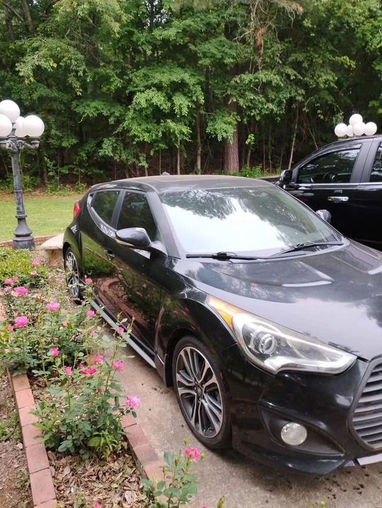 2013 Hyundai Veloster - Image 2 of 9