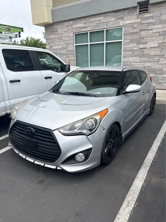 2013 Hyundai Veloster - Image 2 of 5
