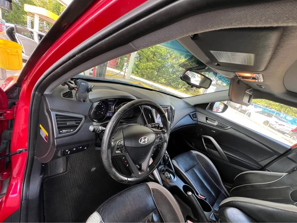 2013 Hyundai Veloster - Image 10 of 20