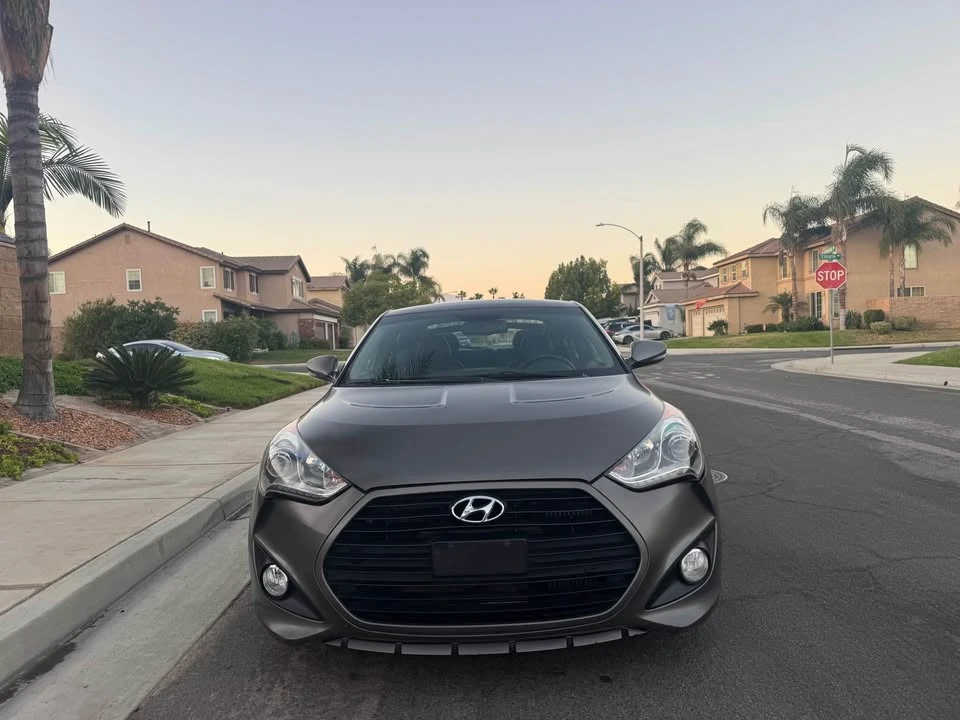 2013 Hyundai Veloster - Image 2 of 10