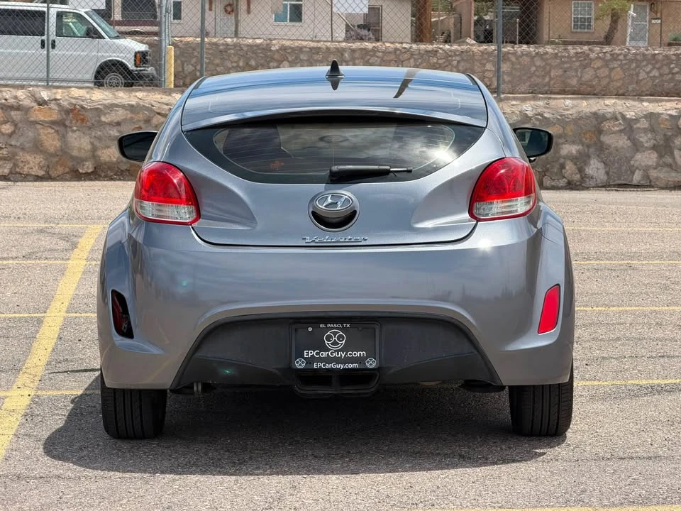 2013 Hyundai Veloster - Image 15 of 20