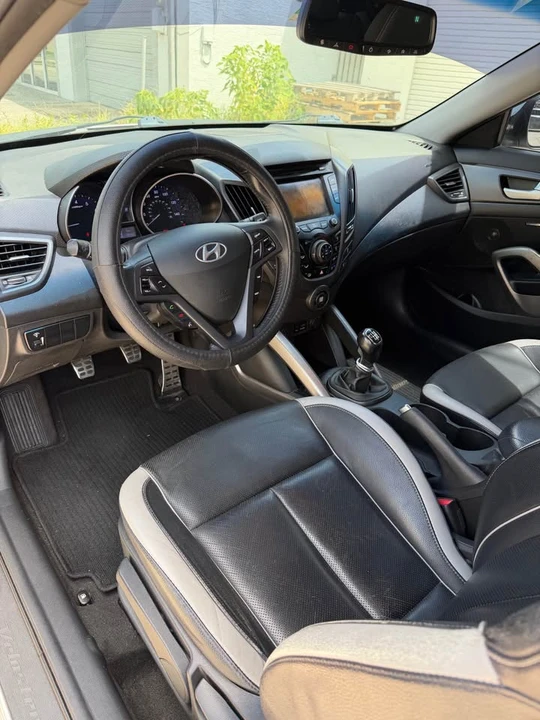 2013 Hyundai Veloster - Image 9 of 13