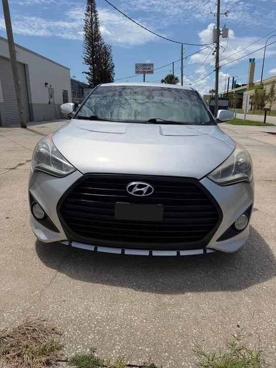 2013 Hyundai Veloster - Image 2 of 13