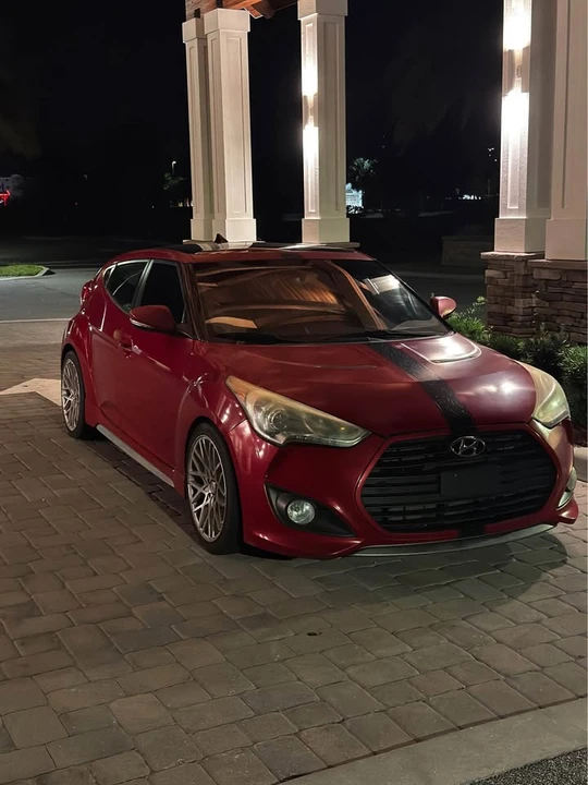 2013 Hyundai Veloster - Image 2 of 9