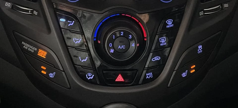 2013 Hyundai Veloster - Image 14 of 19