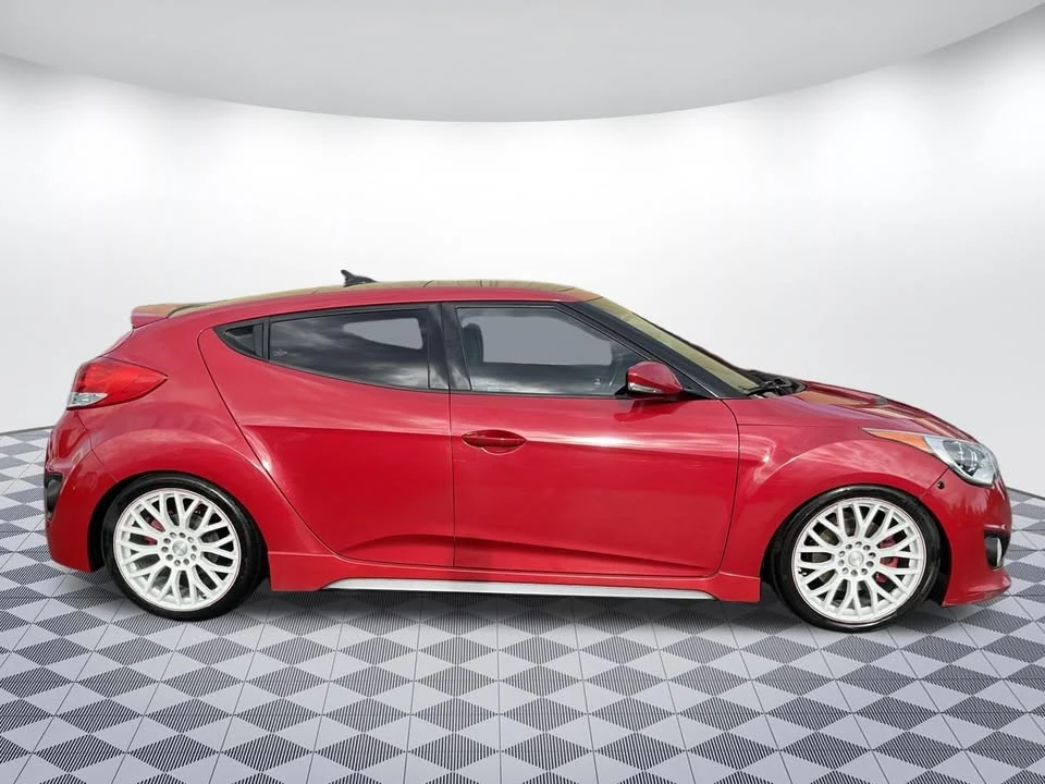 2013 Hyundai Veloster - Image 2 of 19