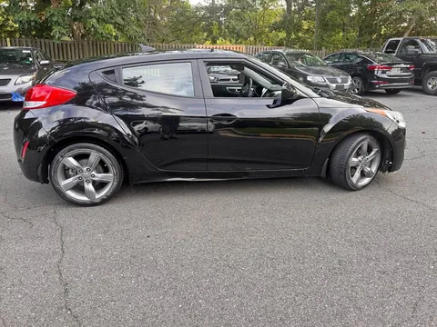 2013 Hyundai Veloster Value Edition Coupe 3D