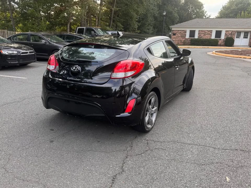 2013 Hyundai Veloster - Image 9 of 13