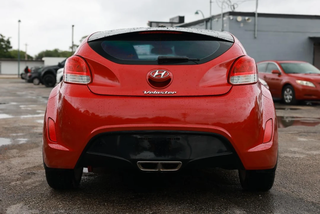 2013 Hyundai Veloster - Image 7 of 31