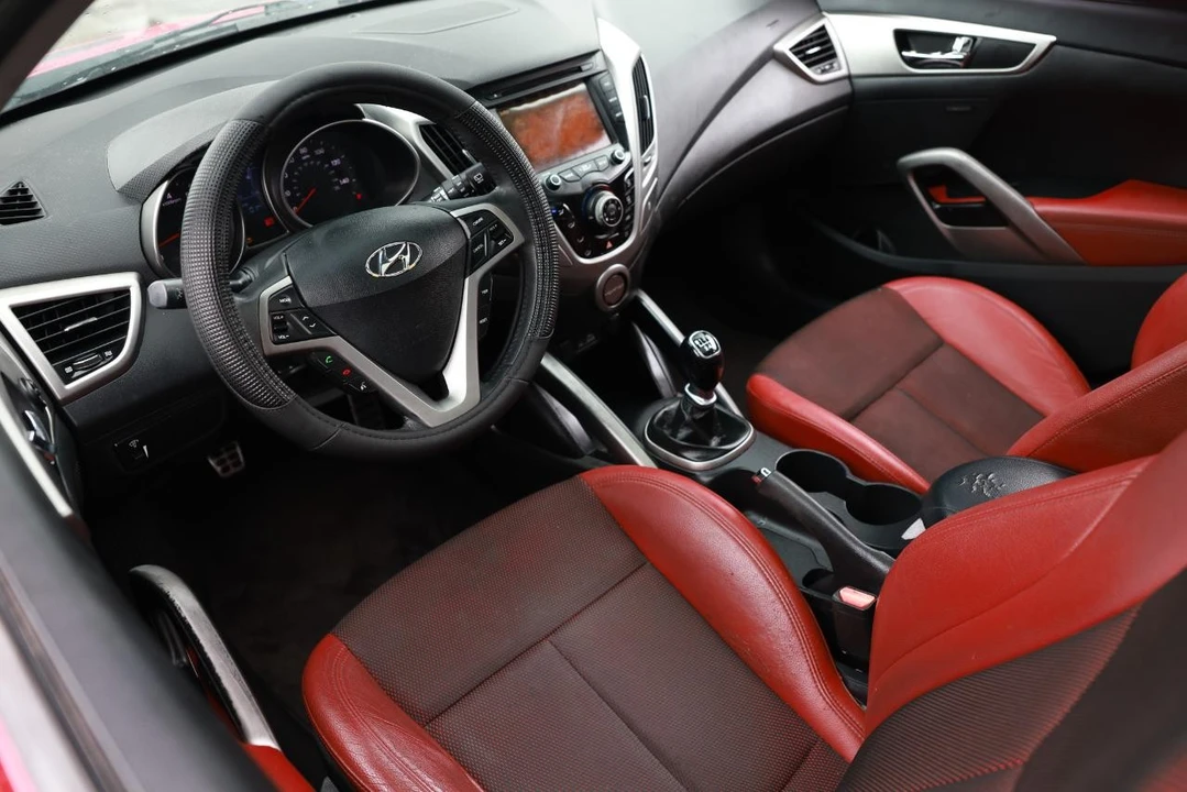 2013 Hyundai Veloster - Image 4 of 31