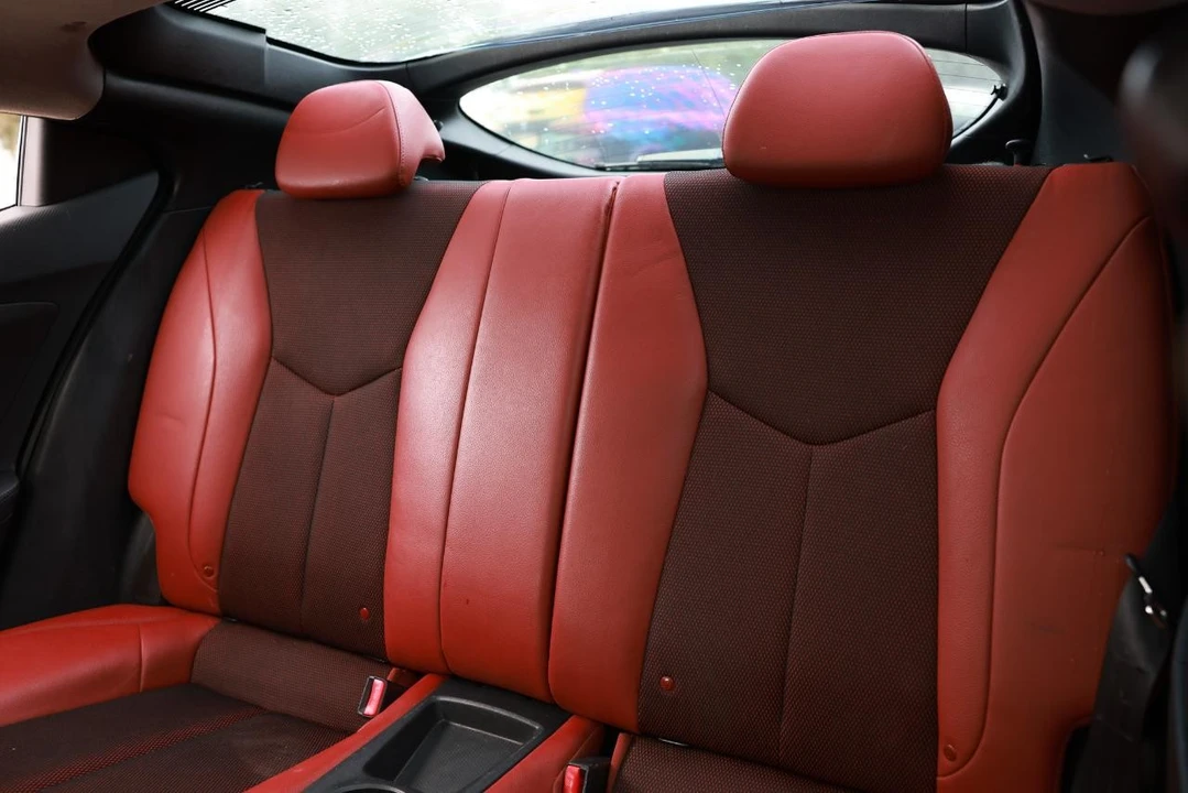 2013 Hyundai Veloster - Image 8 of 31