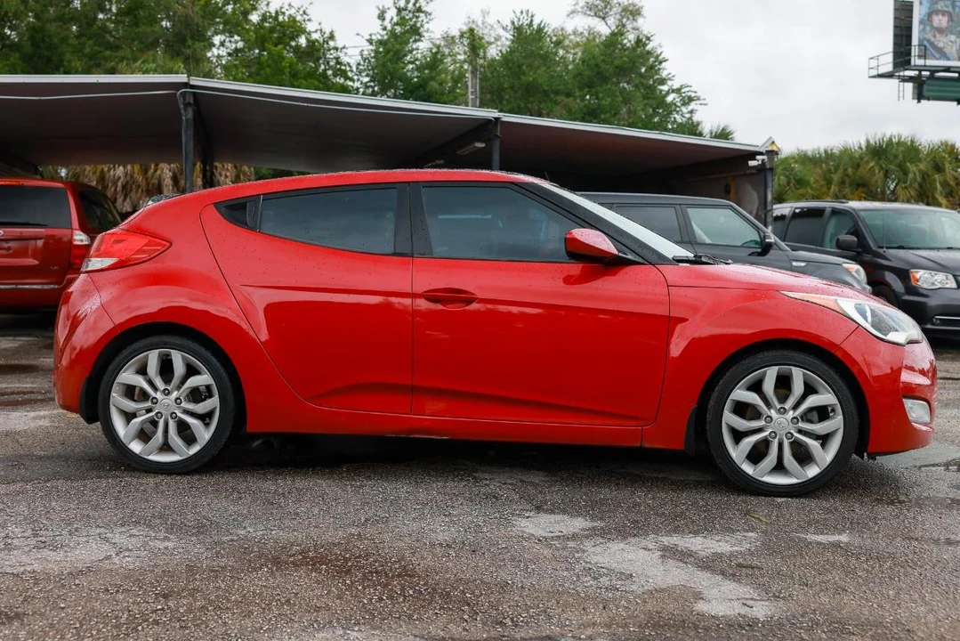2013 Hyundai Veloster - Image 13 of 31