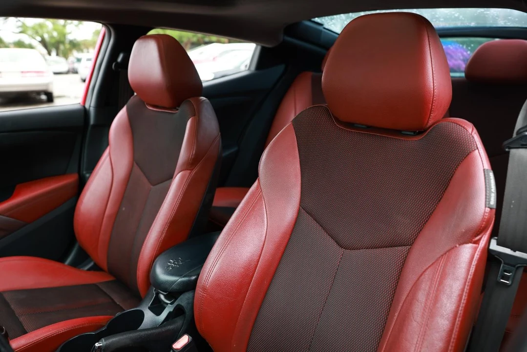 2013 Hyundai Veloster - Image 6 of 31