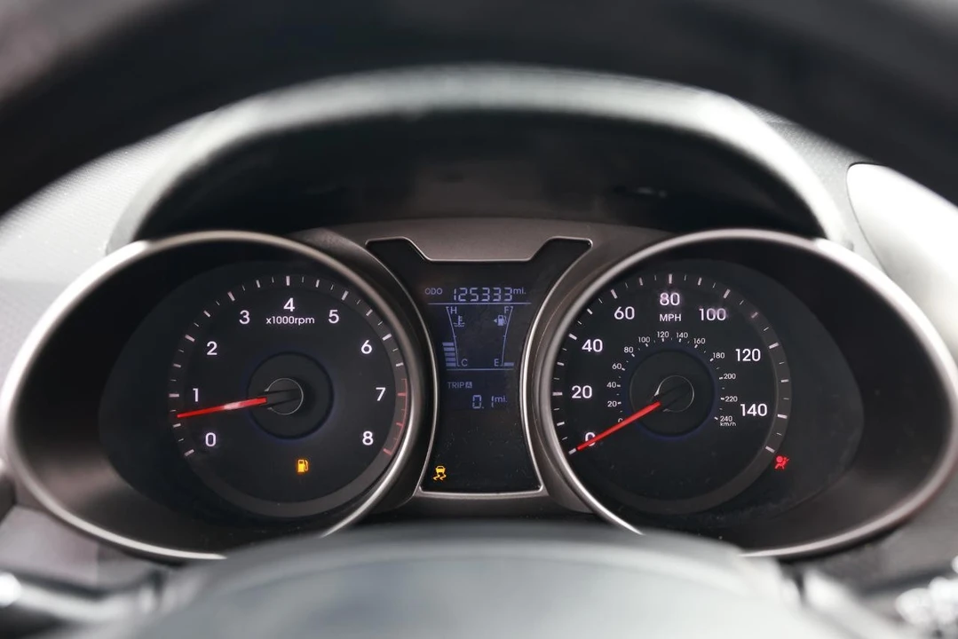 2013 Hyundai Veloster - Image 27 of 31