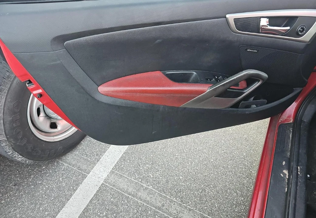 2013 Hyundai Veloster - Image 12 of 14