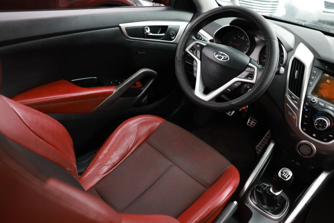 2013 Hyundai Veloster - Image 20 of 31