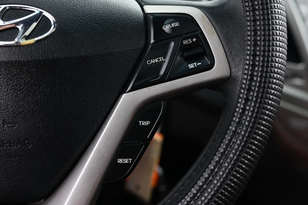 2013 Hyundai Veloster - Image 26 of 31