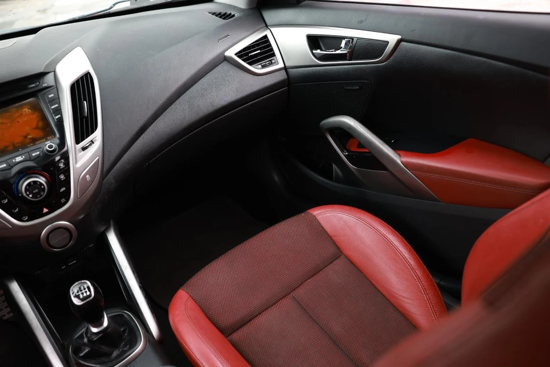 2013 Hyundai Veloster - Image 22 of 31