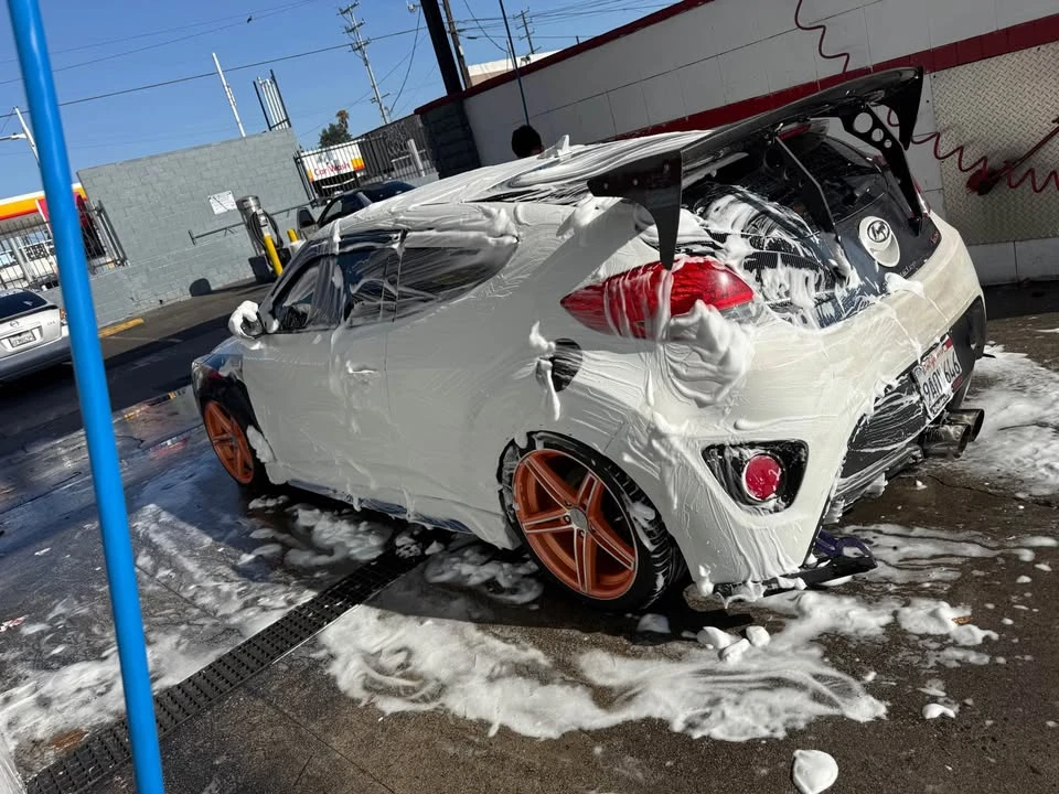 2013 Hyundai Veloster - Image 2 of 9